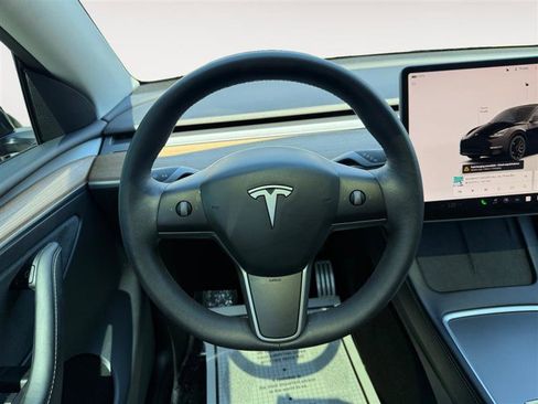 Used 2022 Tesla Model Y Performance image 13