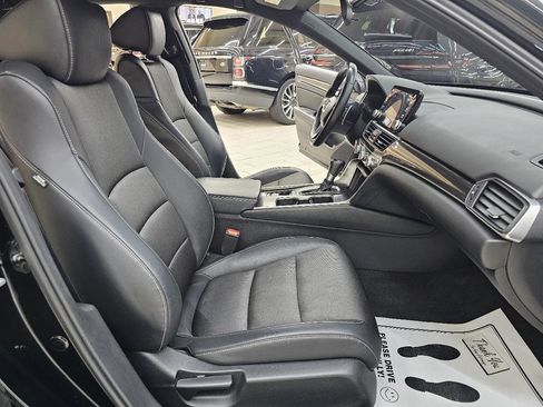Used 2018 Honda Accord Sport image 19
