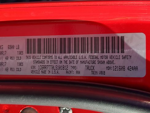 Used 2020 RAM 1500 Classic SLT image 21