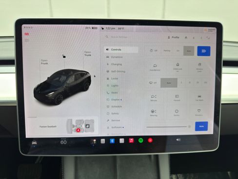 Used 2021 Tesla Model Y Long Range AWD/4WD image 21