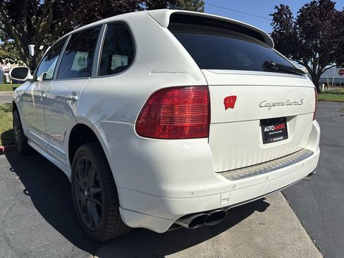 Used 2006 Porsche Cayenne Turbo S AWD/4WD image 8