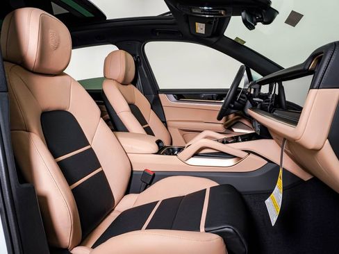 New 2026 Porsche Cayenne image 15