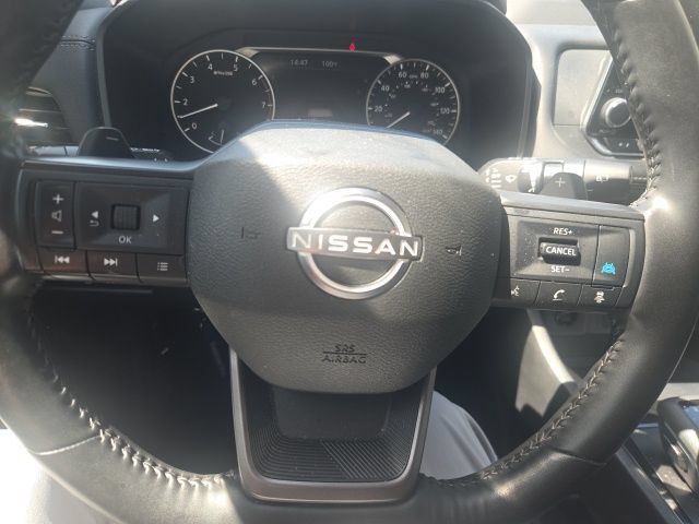 Used 2025 Nissan Rogue SV FWD image 9