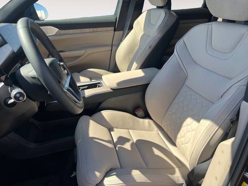 New 2025 Volvo EX90 Ultra image 9