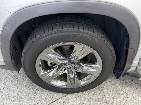 Used 2019 Toyota Highlander Limited Platinum image 55