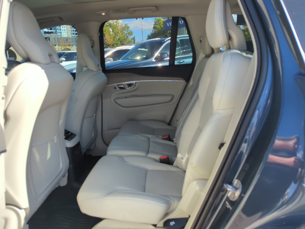 Used 2025 Volvo XC90 T8 Ultra w/ Protection Package Premier AWD/4WD image 9
