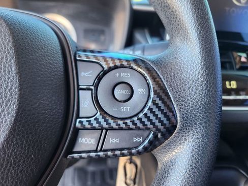 Used 2021 Toyota Corolla LE image 21