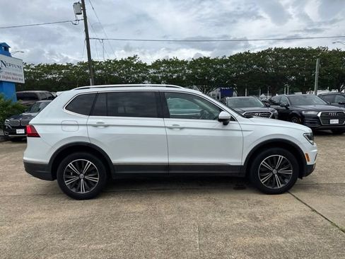 Used 2018 Volkswagen Tiguan SEL AWD/4WD image 4