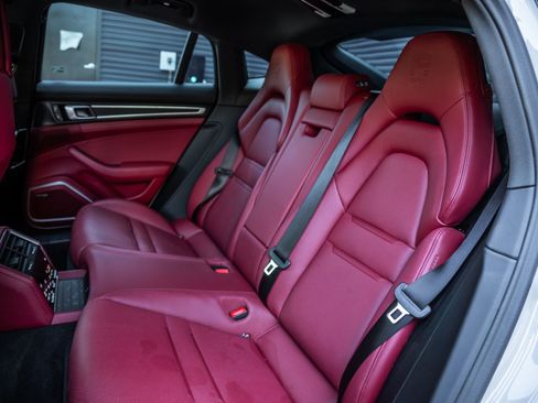 Certified 2023 Porsche Panamera 4 image 17