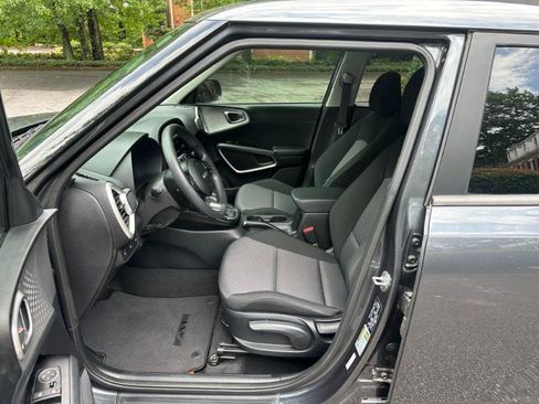 Used 2022 Kia Soul LX FWD image 20