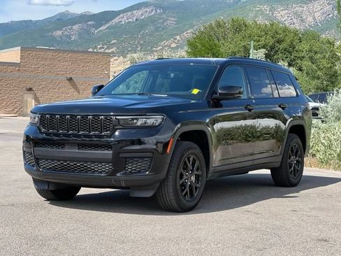 Used 2024 Jeep Grand Cherokee L Laredo AWD/4WD image 3