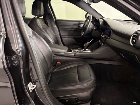 Used 2022 Alfa Romeo Giulia Ti image 39