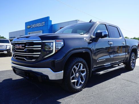 Used 2024 GMC Sierra 1500 SLT w/ X31 Off-Road Package AWD/4WD image 1
