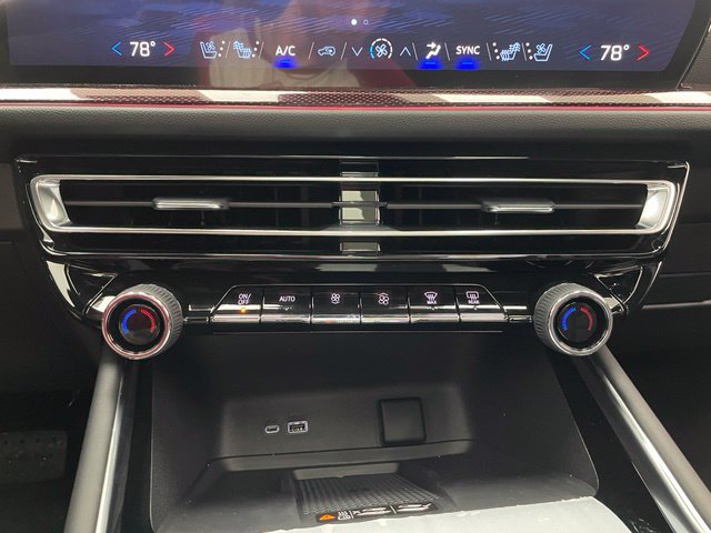 New 2027 Chevrolet Traverse RS w/ LPO, Floor Liner Package AWD/4WD image 6