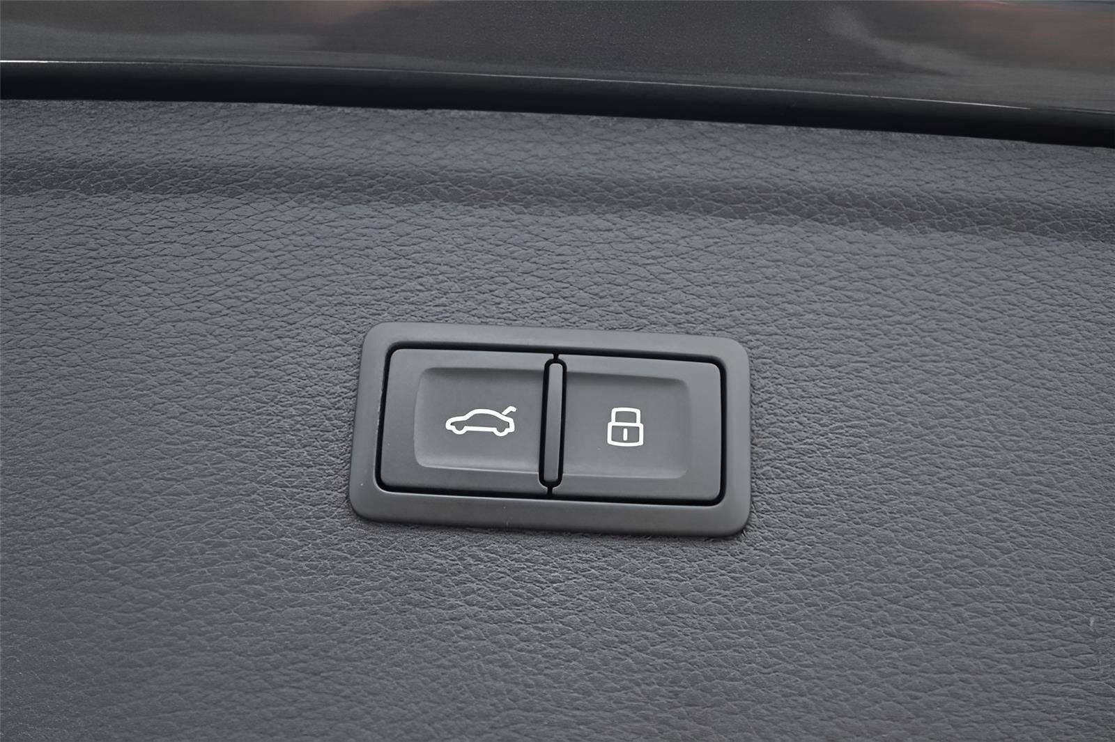 Used 2023 Audi Q5 e Premium Plus AWD/4WD image 15
