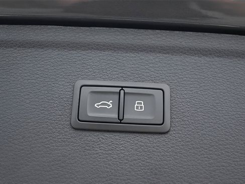 Used 2023 Audi Q5 e Premium Plus AWD/4WD image 15