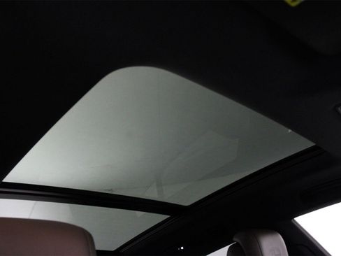 Used 2025 Porsche Macan 4 Electric image 25