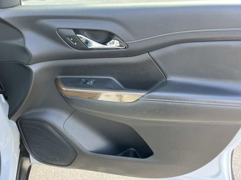 Used 2023 GMC Acadia SLE w/ Driver Convenience Package image 25