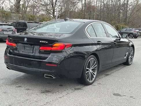 Used 2023 BMW 530e xDrive image 3