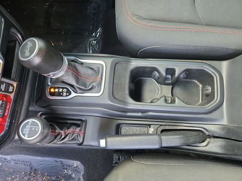 Used 2021 Jeep Wrangler Unlimited Rubicon w/ Cold Weather Group image 22