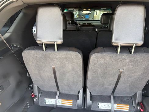 Used 2015 Ford Explorer XLT w/ Equipment Group 202B AWD/4WD image 13