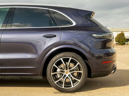 Used 2019 Porsche Cayenne Turbo image 5