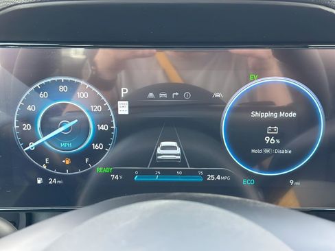 New 2025 Hyundai Elantra SEL image 13