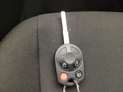 Used 2017 Ford Focus SE FWD image 32