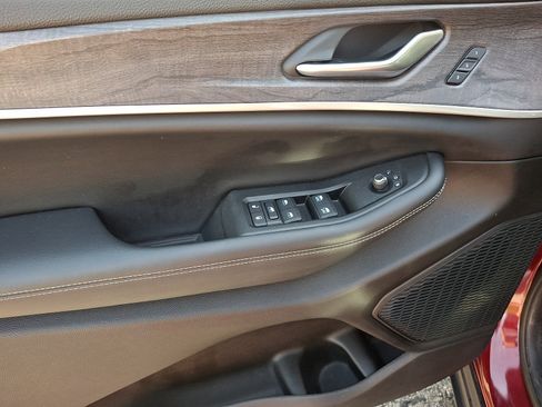 Certified 2023 Jeep Grand Cherokee Limited AWD/4WD image 13