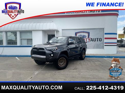 Used 2018 Toyota 4Runner SR5 image 1