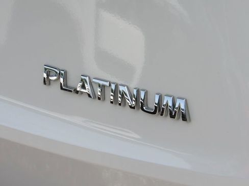 Certified 2023 Nissan Rogue Platinum w/ Platinum Premium Package FWD image 14