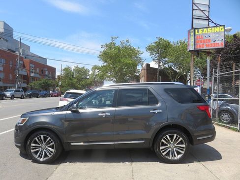 Used 2018 Ford Explorer Platinum AWD/4WD image 7