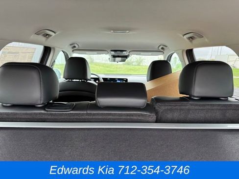 New 2025 Kia Sorento S image 13