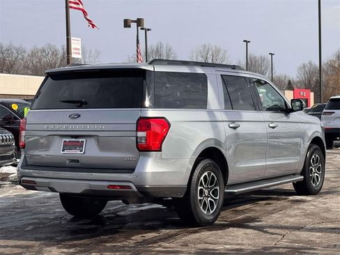 Used 2023 Ford Expedition Max XLT image 7