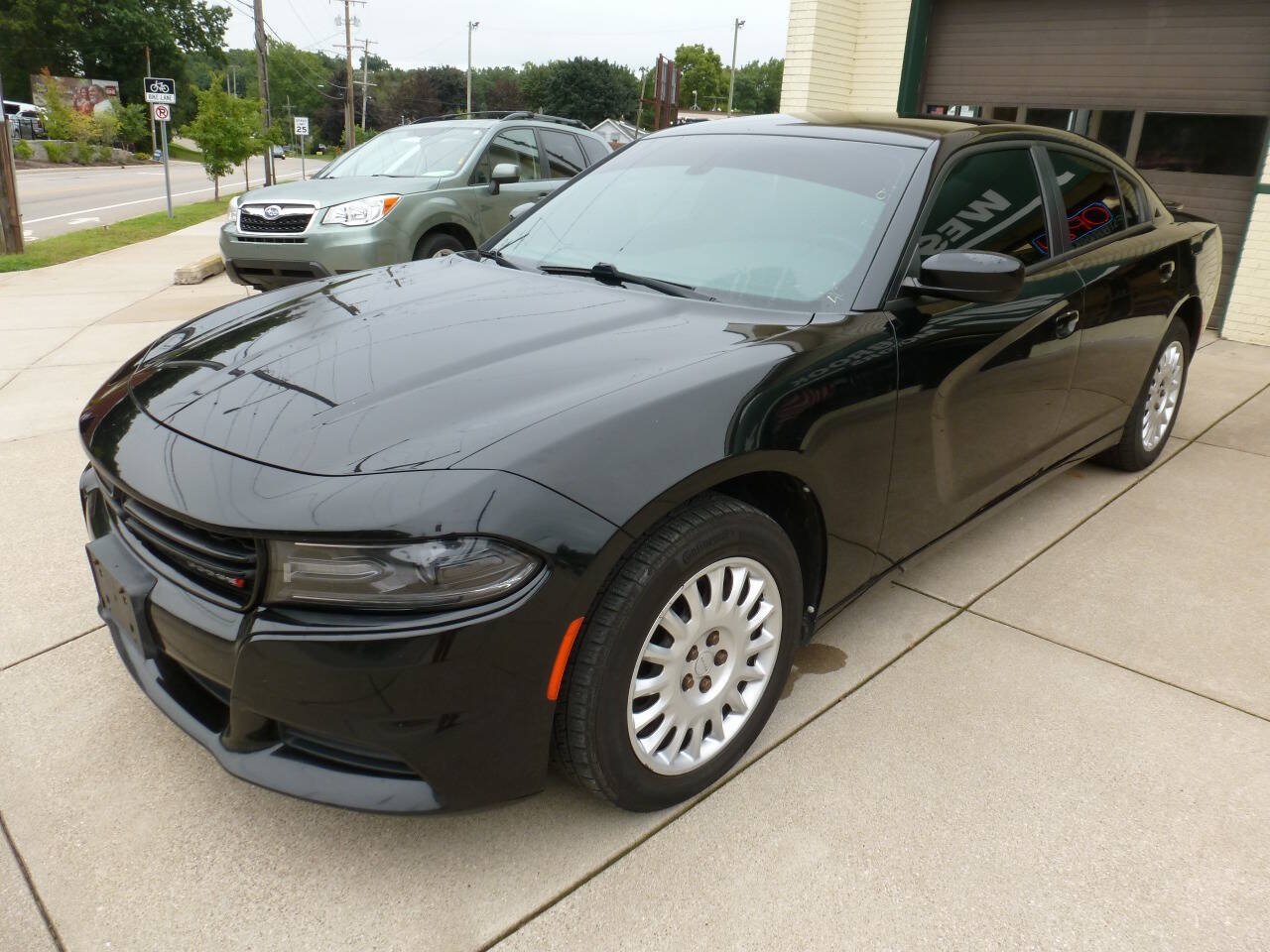 Used 2017 Dodge Charger Police w/ Street Appearance Group AWD/4WD image 4