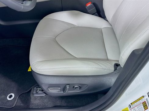Certified 2026 Toyota Grand Highlander FWD image 20
