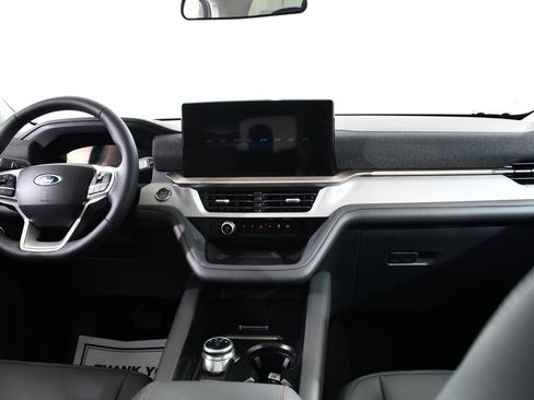 New 2025 Ford Explorer Active w/ Active Comfort Package image 7