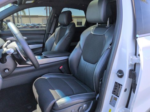 Used 2022 Genesis GV70 2.5T w/ Sport Prestige Package AWD/4WD image 16