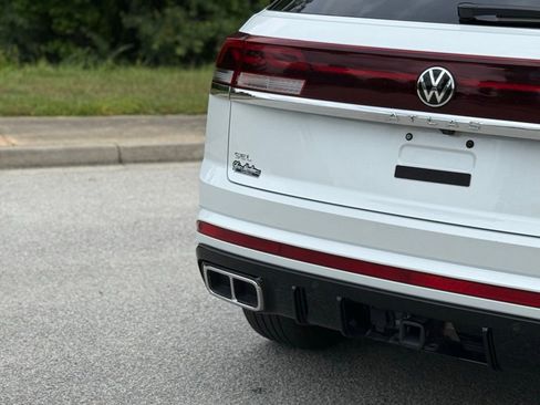 Used 2024 Volkswagen Atlas Cross Sport SEL R-Line AWD/4WD image 20