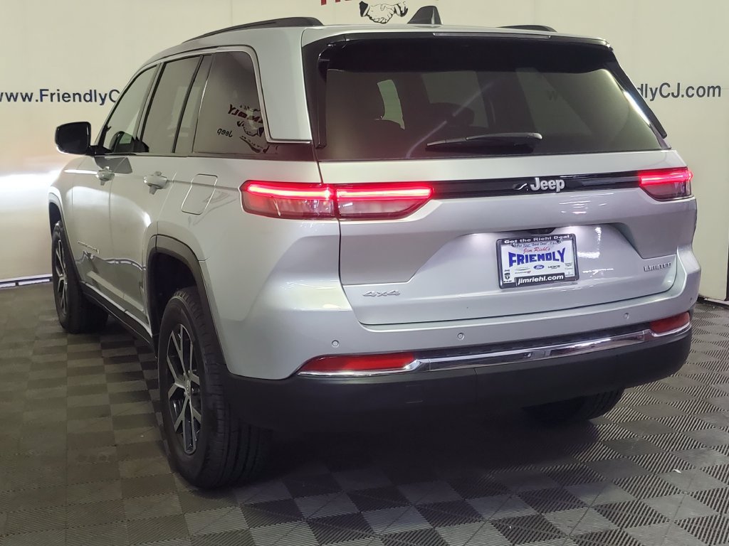 Used 2025 Jeep Grand Cherokee Limited w/ Trailer Tow Package AWD/4WD image 4