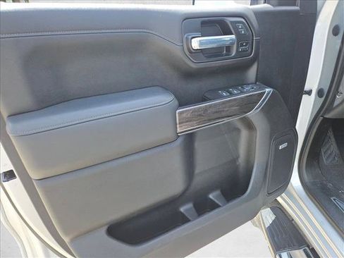 Used 2021 Chevrolet Silverado 1500 LTZ w/ Technology Package RWD image 13