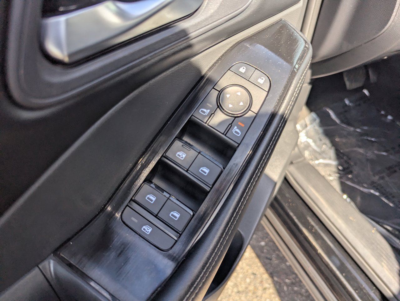 Certified 2025 Nissan Rogue SV AWD/4WD image 22