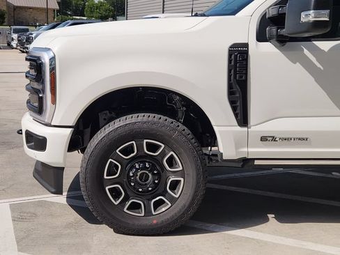 New 2026 Ford F250 Platinum w/ FX4 Off-Road Package AWD/4WD image 5