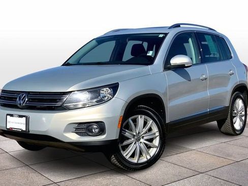 Used 2012 Volkswagen Tiguan SE image 1