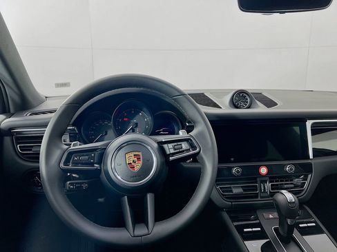 New 2026 Porsche Macan image 25