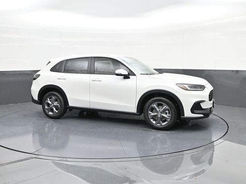 New 2026 Honda HR-V LX image 13