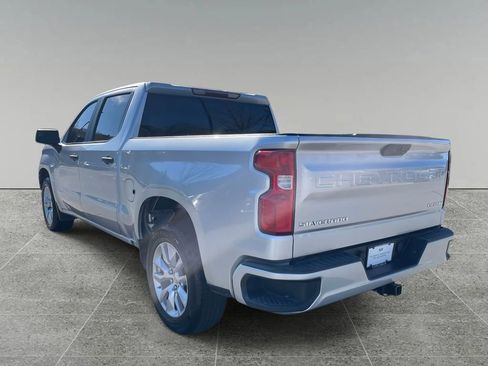 Used 2020 Chevrolet Silverado 1500 Custom w/ Custom Value Package image 3