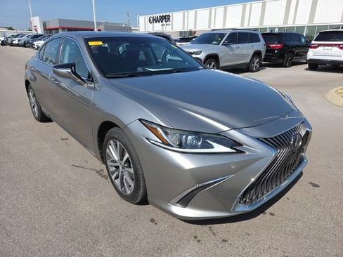 Used 2019 Lexus ES 300h w/ Accessory Package 2 FWD image 3