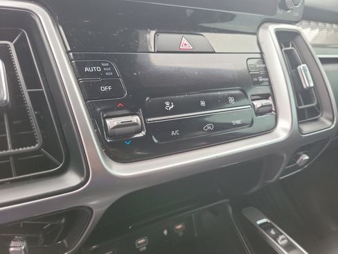 Used 2023 Kia Sorento S w/ Panoramic Sunroof Package FWD image 27