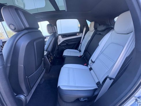 Used 2024 Porsche Cayenne S image 15
